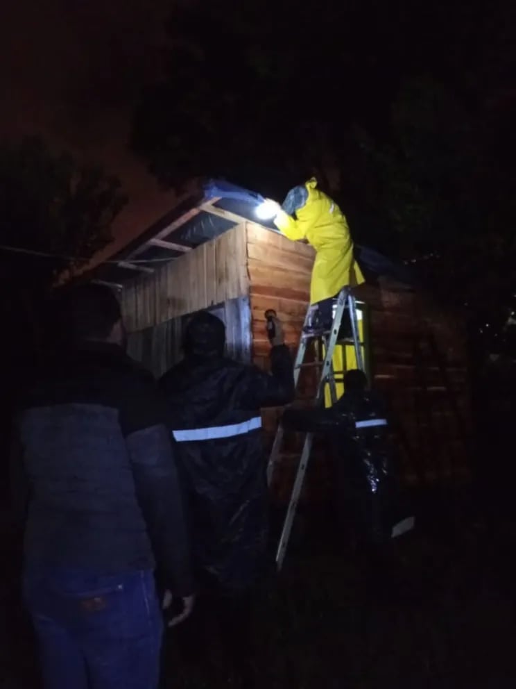 EL GOBIERNO PROVINCIAL ASISTE A FAMILIAS AFECTADAS POR EL TEMPORAL EN LA ZONA CENTRO Y MONITOREA LA INESTABILIDAD CLIMÁTICA HASTA EL FIN DE SEMANA